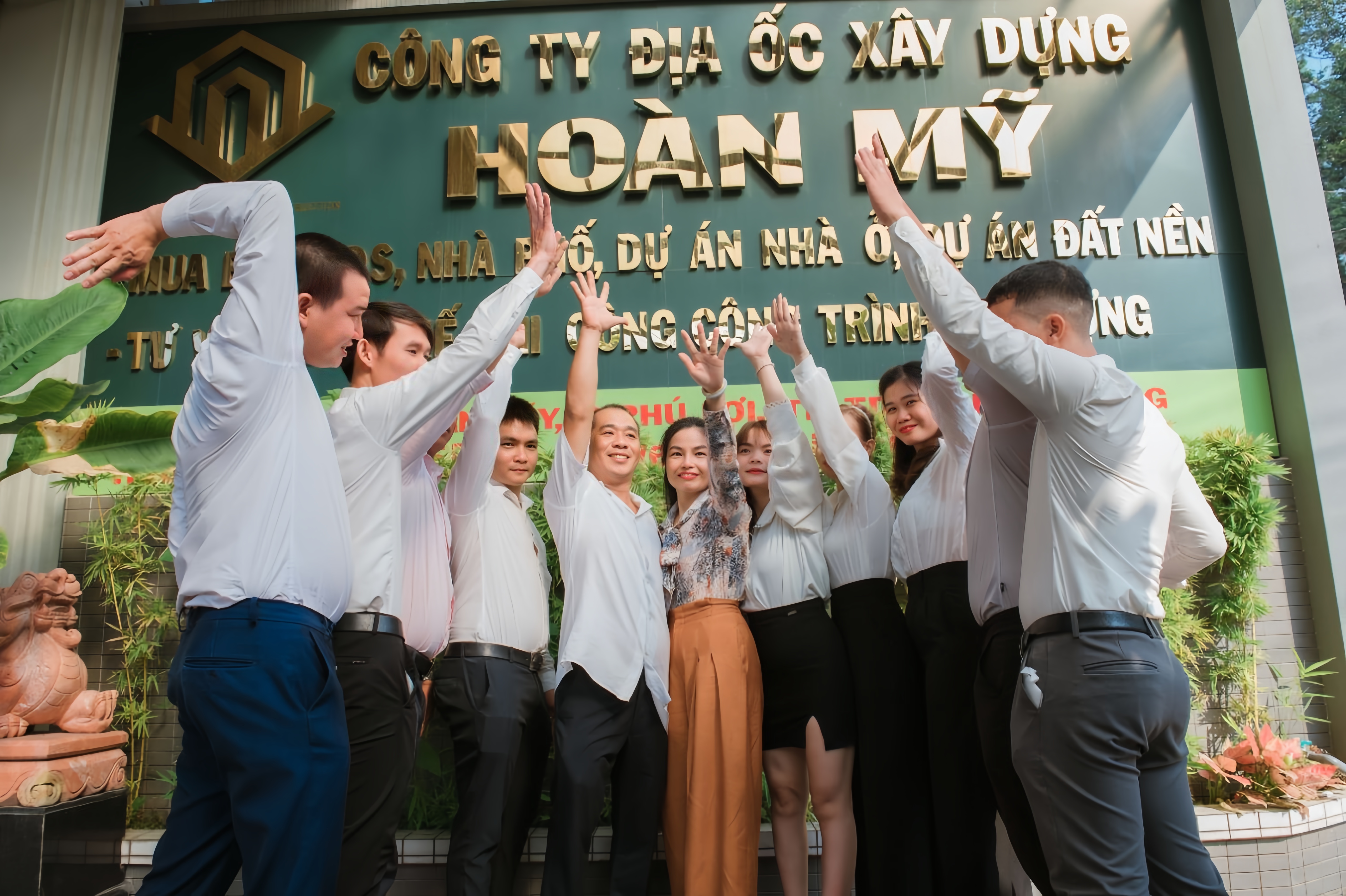 Nhân sự công ty - Công Ty TNHH MTV Địa ốc Và Xây Dựng Hoàn Mỹ